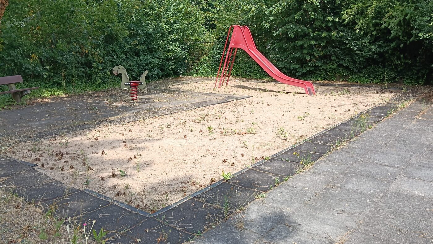 Plac zabaw przed regeneracją piasku