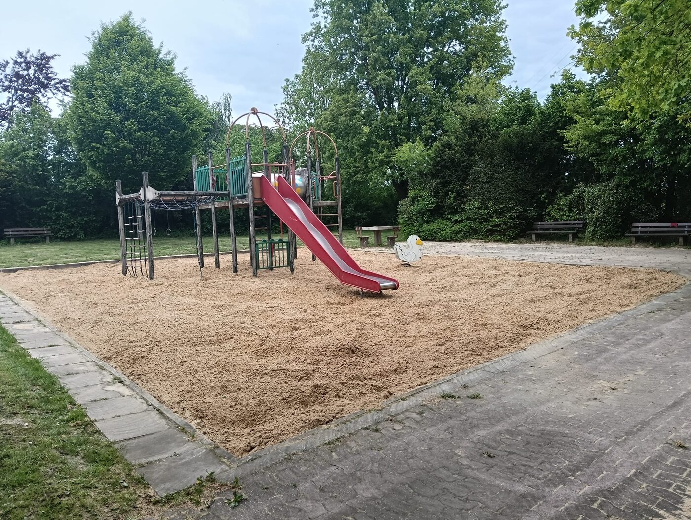 Ten sam plac po regeneracji piasku