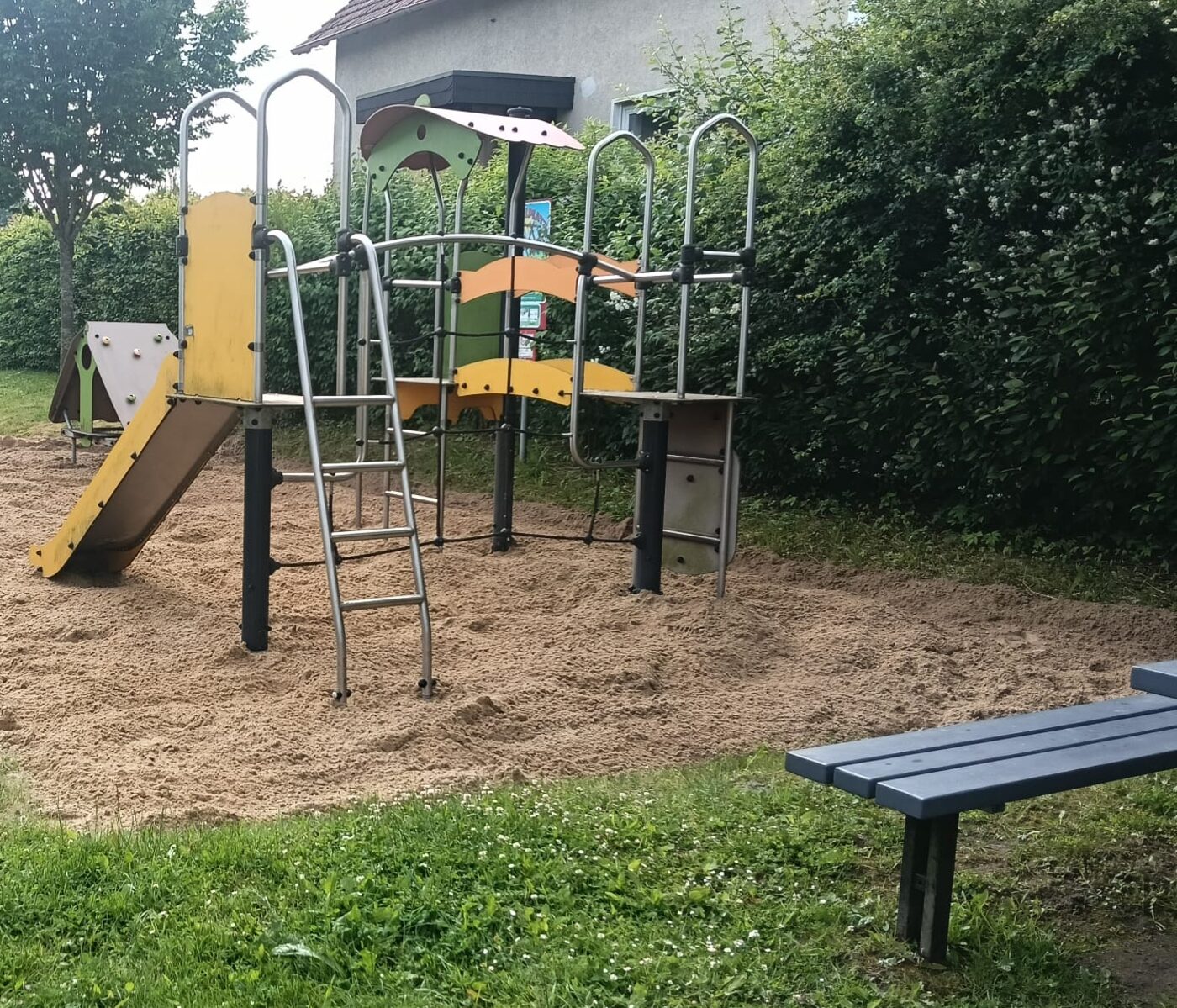 Ten sam plac po regeneracji piasku