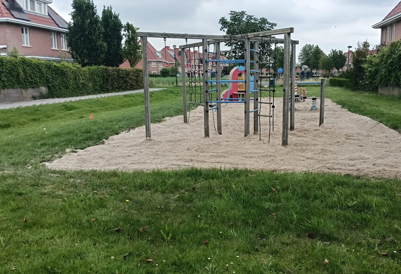 Ten sam plac po oczyszczeniu piasku